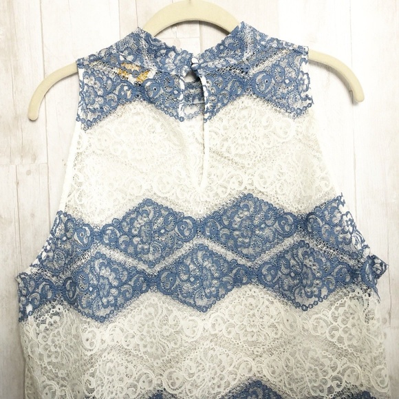 ❌SOLD❌ [Laundry] Shelli Segal Lace Mock Neck Top - Picture 7 of 8